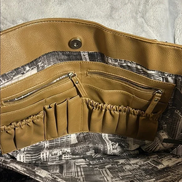 Kenneth Cole Reaction Tan Laptop Tote - Picture 10 of 16